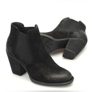 Born Shoes Elaine black suede booties